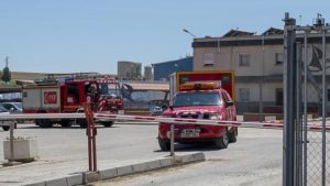 Dos trabajadores mueren por intoxicación de gases en Salteras