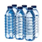 Por qué debe evitar beber agua en botellas de plástico.