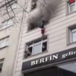 Por un incendio arroja a sus 4 hijos por la ventana para salvarlos.