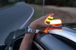 V16