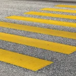 Paso de cebra amarillo